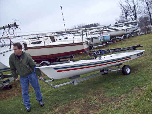 Trailex SUT-300-U in action with Force 5 Sailboat